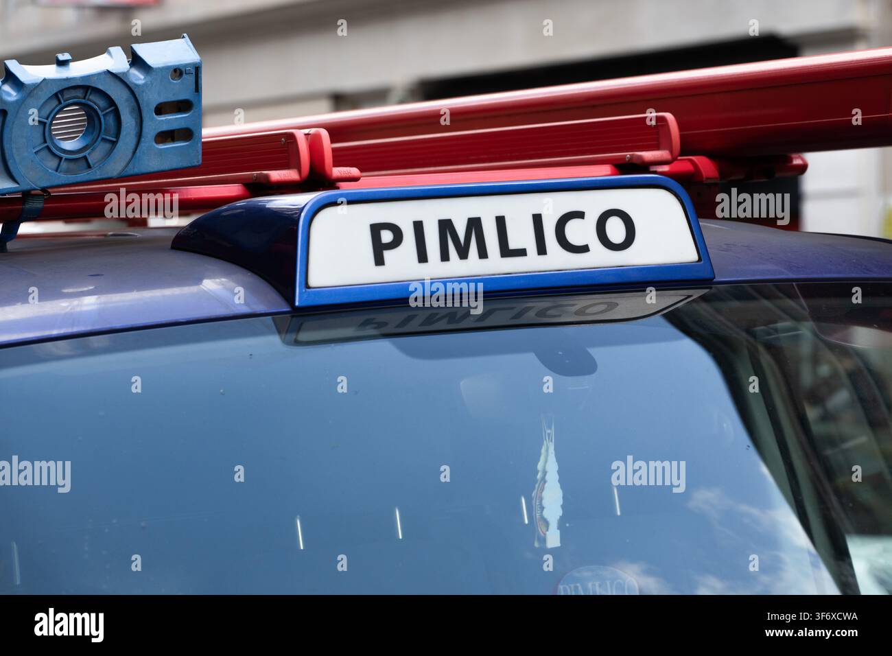 Furgone di Pimlico Plumbers a Hatton Garden, il cuore storico del commercio di gioielli di Londra, per soddisfare le esigenze locali di manutenzione. Foto Stock
