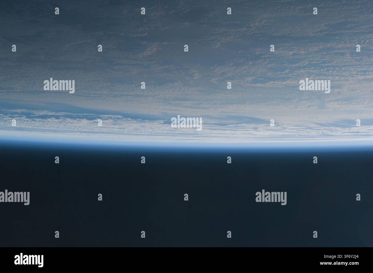 Osservazioni della Terra da parte dell'equipaggio della STS-130 durante il programma dello Space Shuttle. Foto Stock