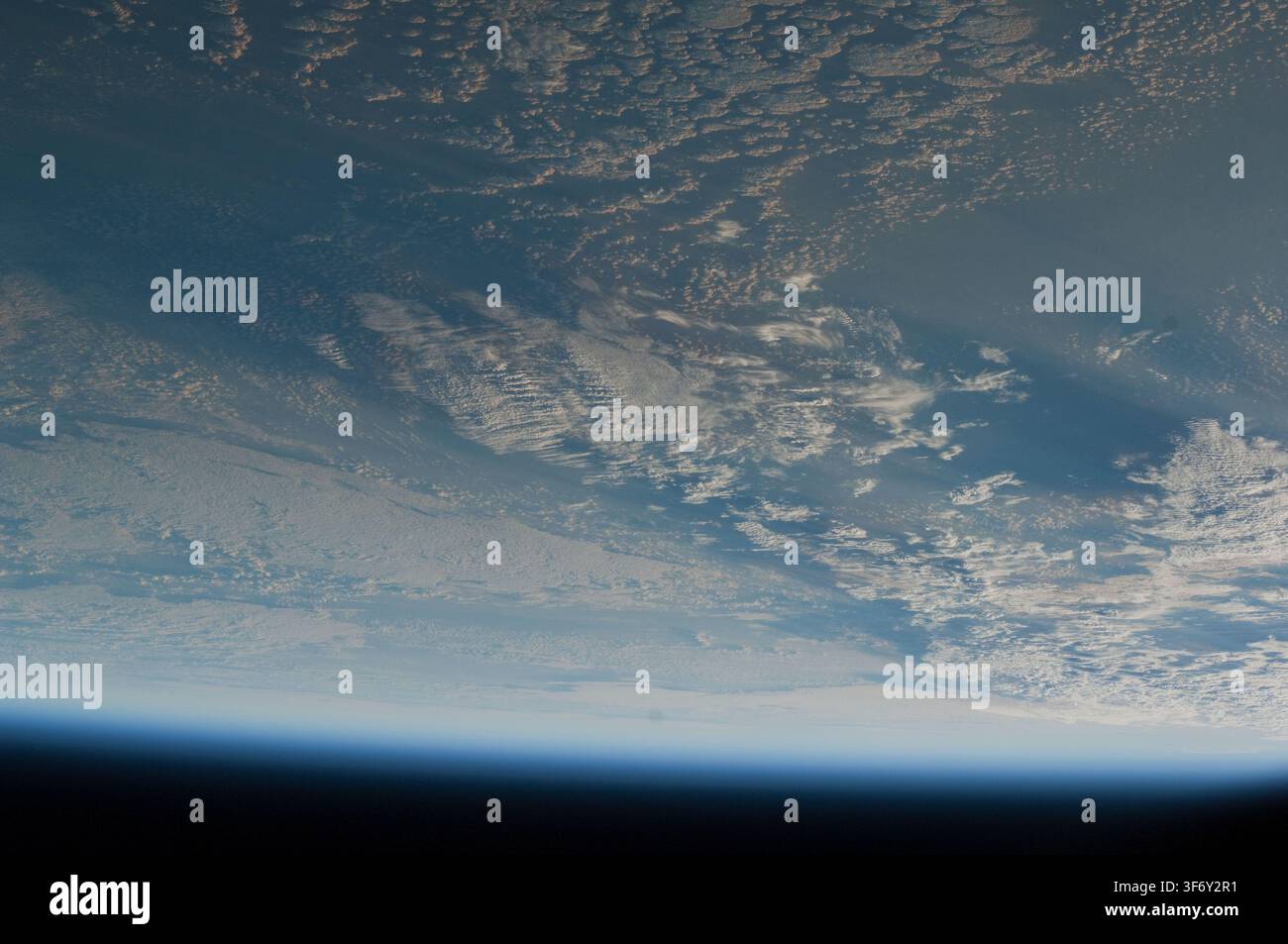 Osservazioni della Terra da parte dell'equipaggio della STS-130 durante il programma dello Space Shuttle. Foto Stock