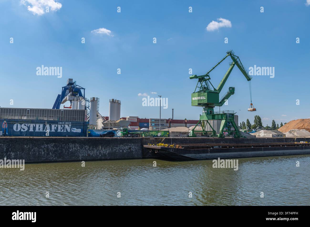 Industria e commercio nel porto orientale, Francoforte, Germania Foto Stock