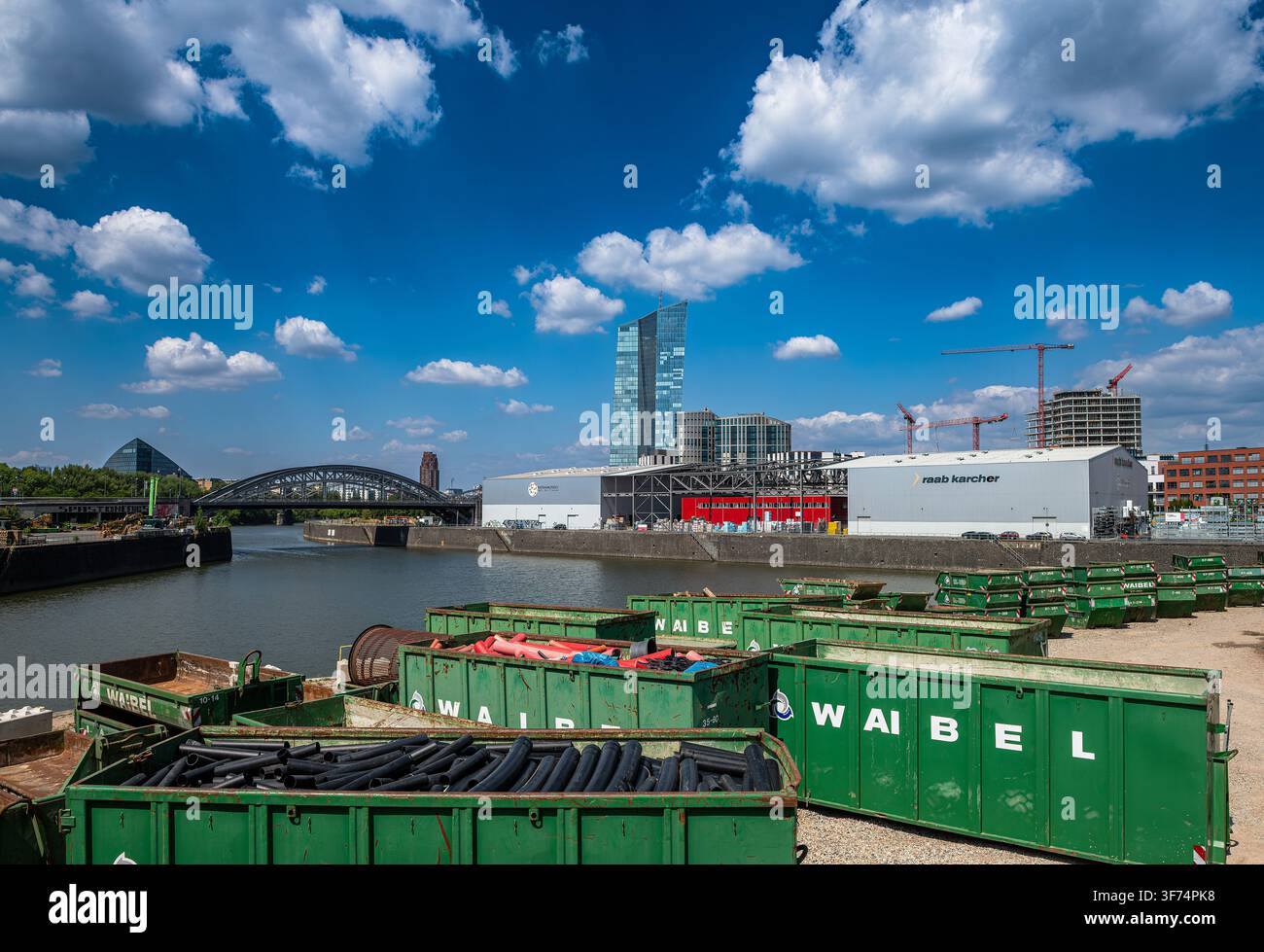 Industria e commercio nel porto orientale, Francoforte, Germania Foto Stock