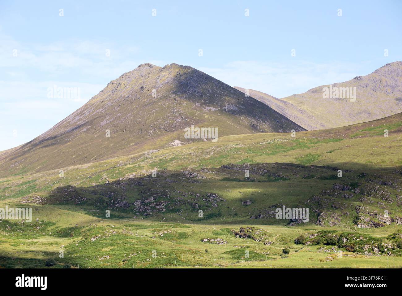 Lough Acoose MacGillycuddy's Reeks montagne Contea di Kerry Irlanda Foto Stock