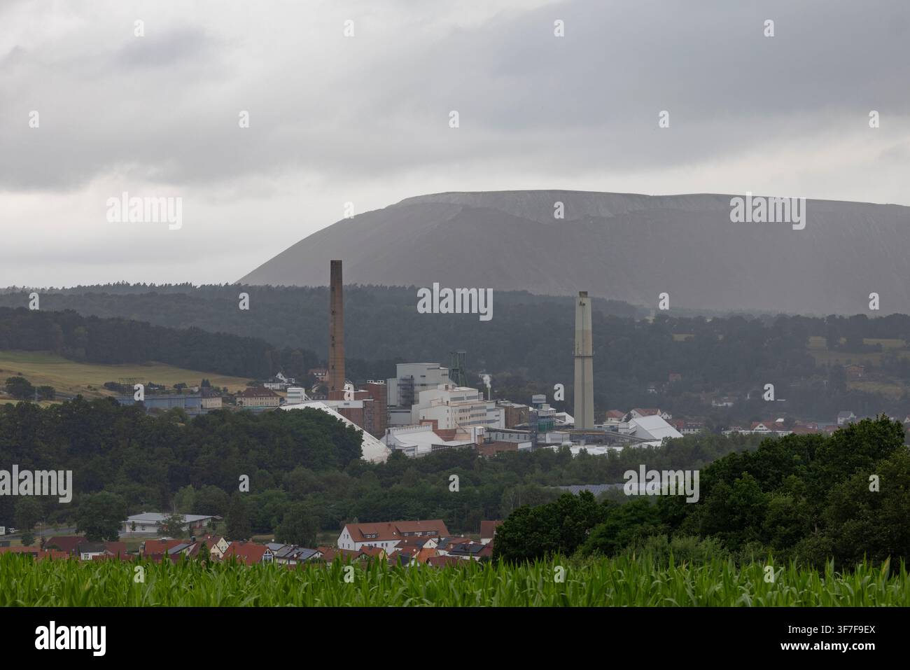 Lo stabilimento di potassio di K+S AG a Unterbreizbach, in Turingia, uno dei più grandi datori di lavoro della regione, sta portando avanti la sua strategia Werra 2060. Foto Stock
