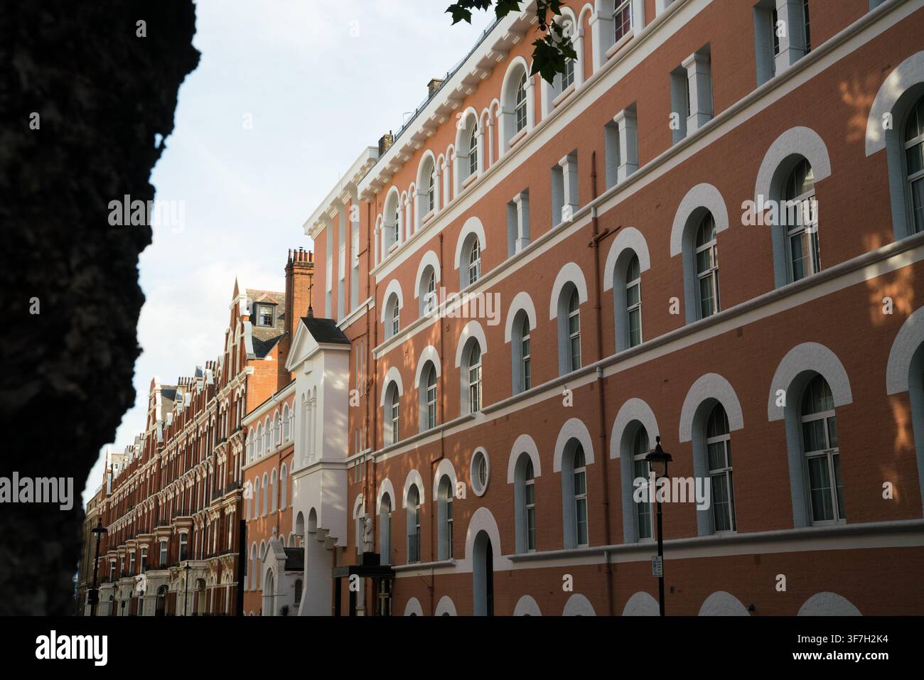 Il Santuario Nazionale di Nostra Signora di Walsingham a San Pietro e San Sebastiano, un landmark cattolico storico a Victoria, Westminster. Foto Stock
