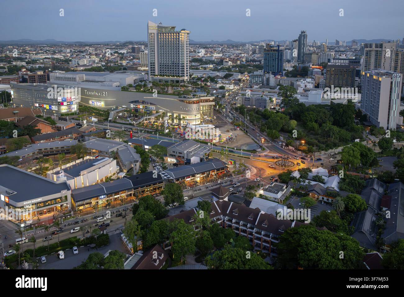 Centro commerciale Terminal 21 e Grande Centre Point Hotel, Pattaya, Thailandia Foto Stock