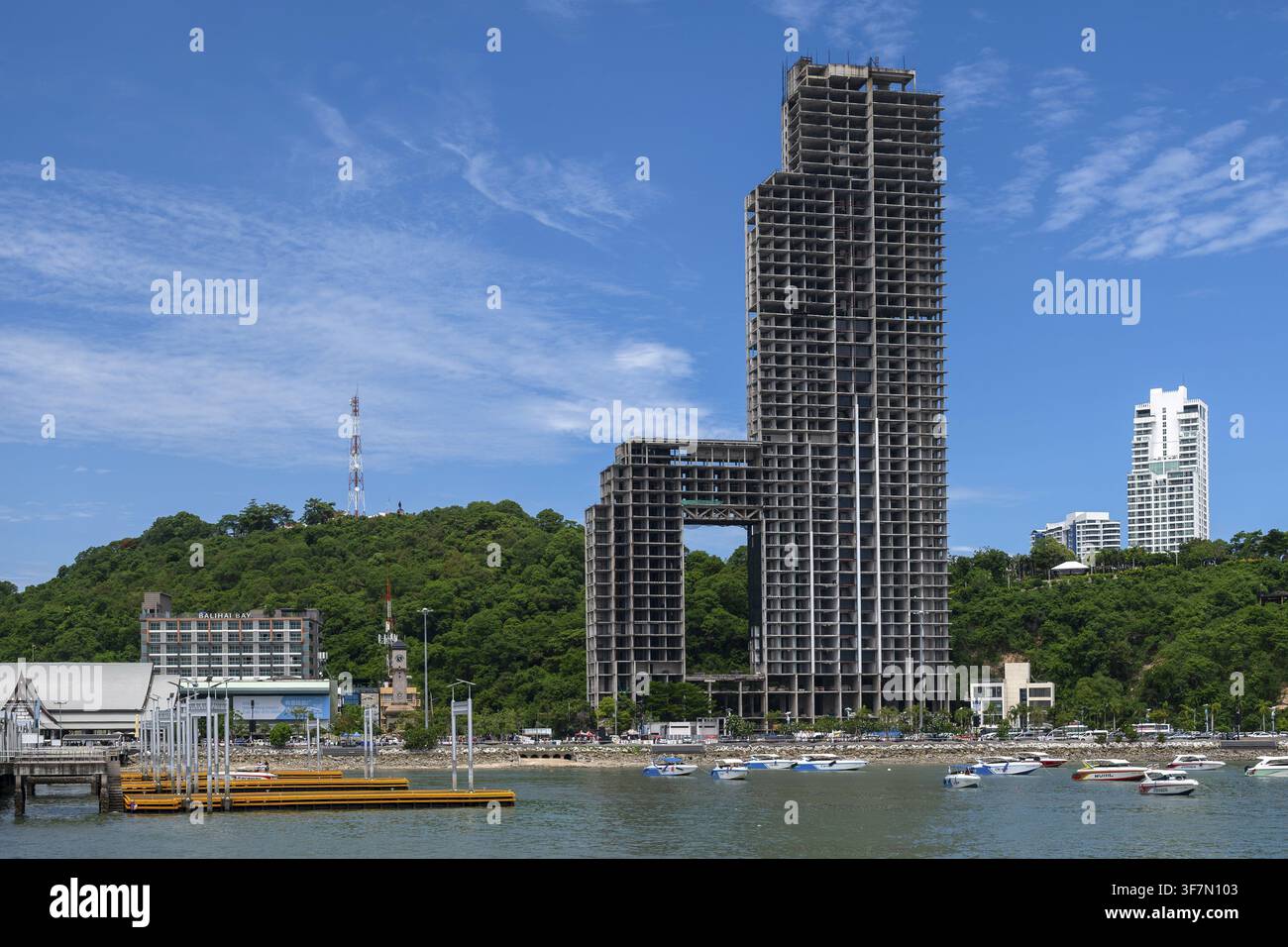 Casa infestata The Waterfront Suites and Residence, Pattaya, Thailandia Foto Stock