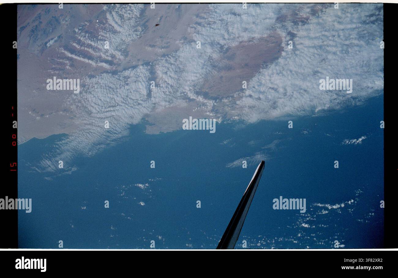Osservazioni della Terra dalla navetta spaziale Atlantis (OV-104) durante la missione STS-46. Foto Stock