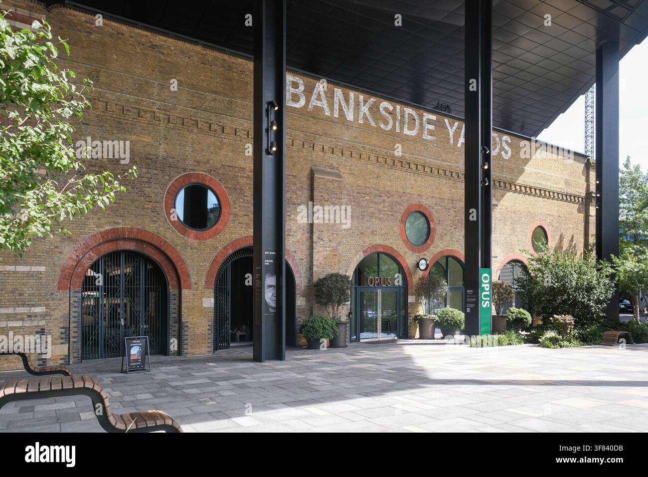 Archi ferroviari vittoriani restaurati a Bankside Yards, Blackfriars Road, Londra SE1 Foto Stock