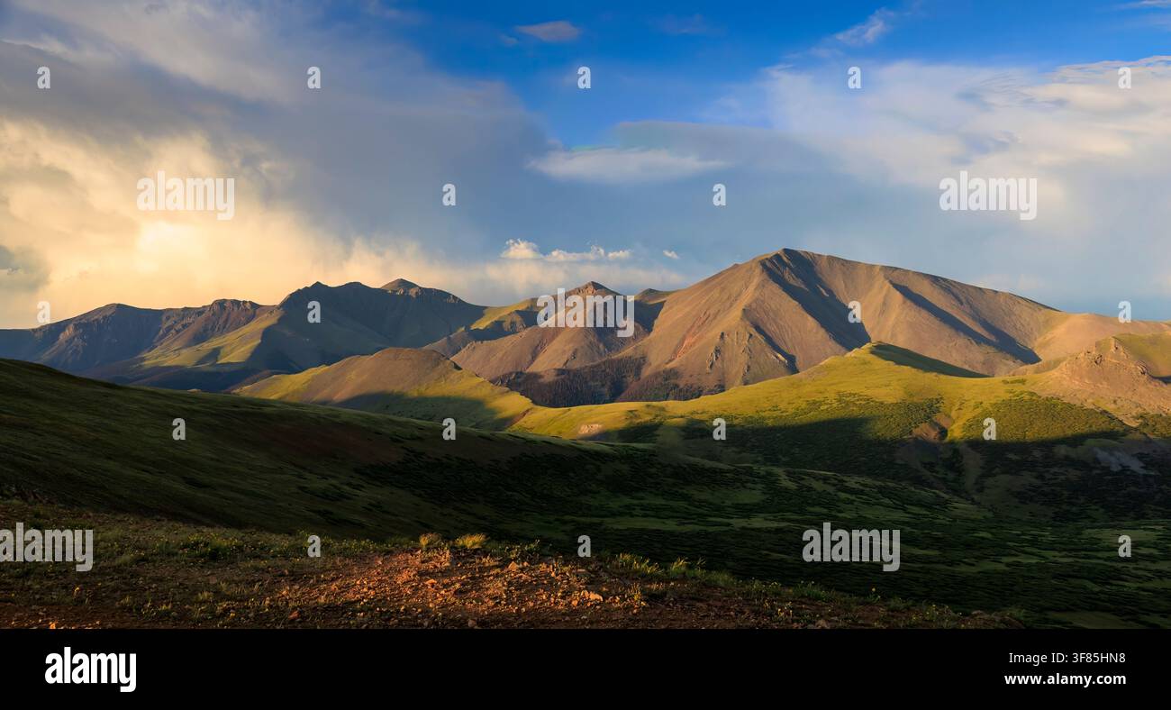 Fine della giornata al Continental divide, nella regione arretrata del Colorado, vicino a Creede, Colorado, USA Foto Stock
