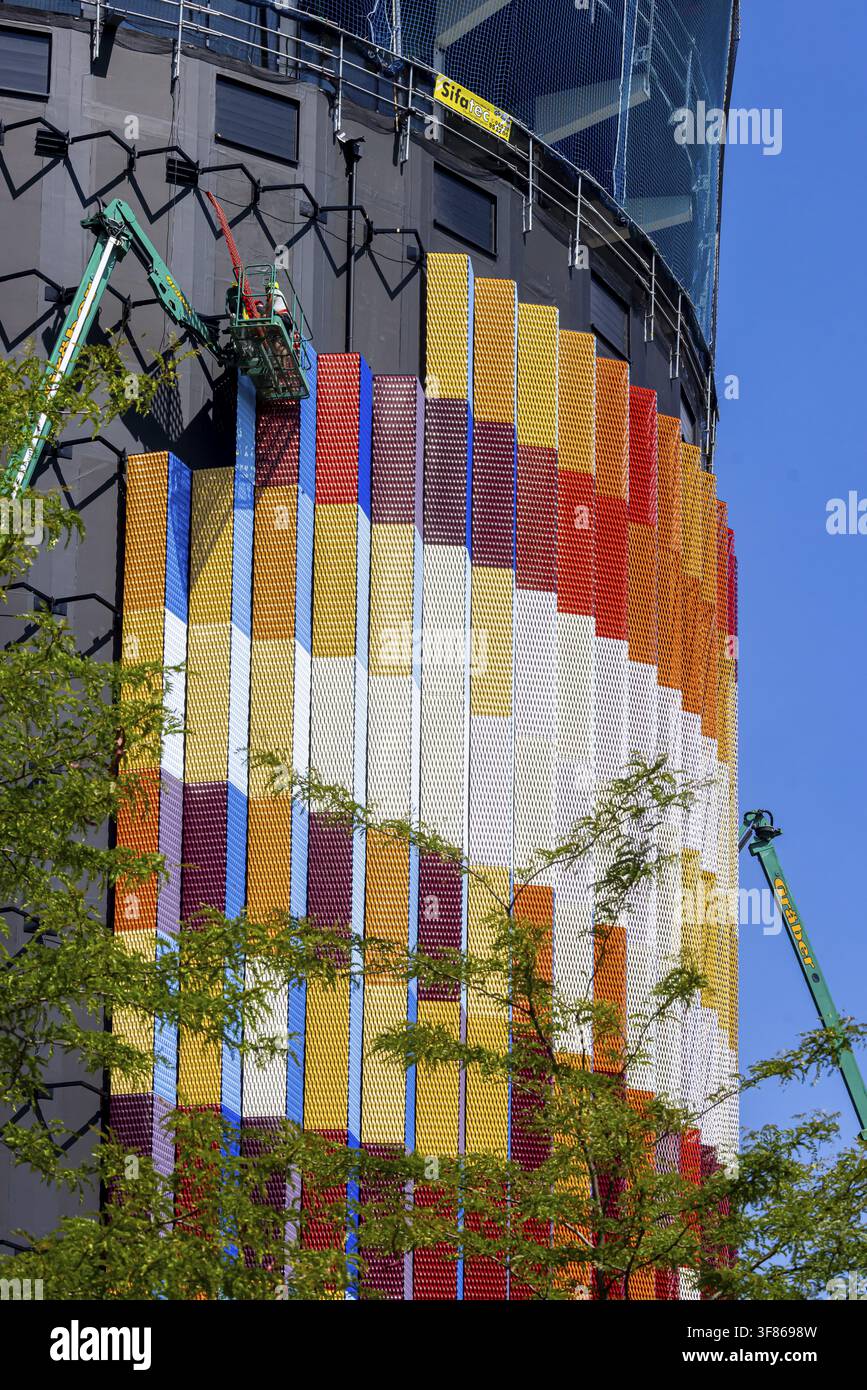 Spettacolare edificio alto in legno a Costanza in procinto di essere completato. La facciata del nuovo edificio Asisi Panorama è composta da m tridimensionali Foto Stock