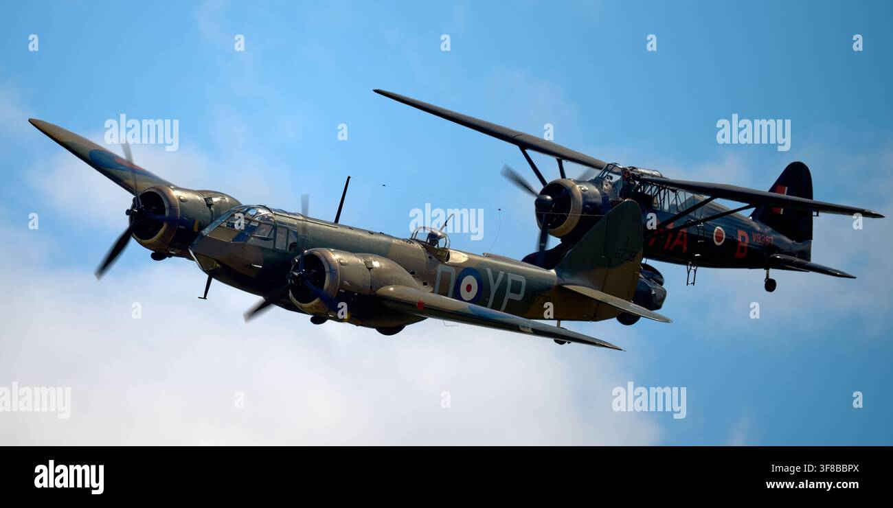 Westland Lysander e Bristol Blenheim al Festival of Flight Air Show di Shuttleworth il 28 giugno 2026 Foto Stock