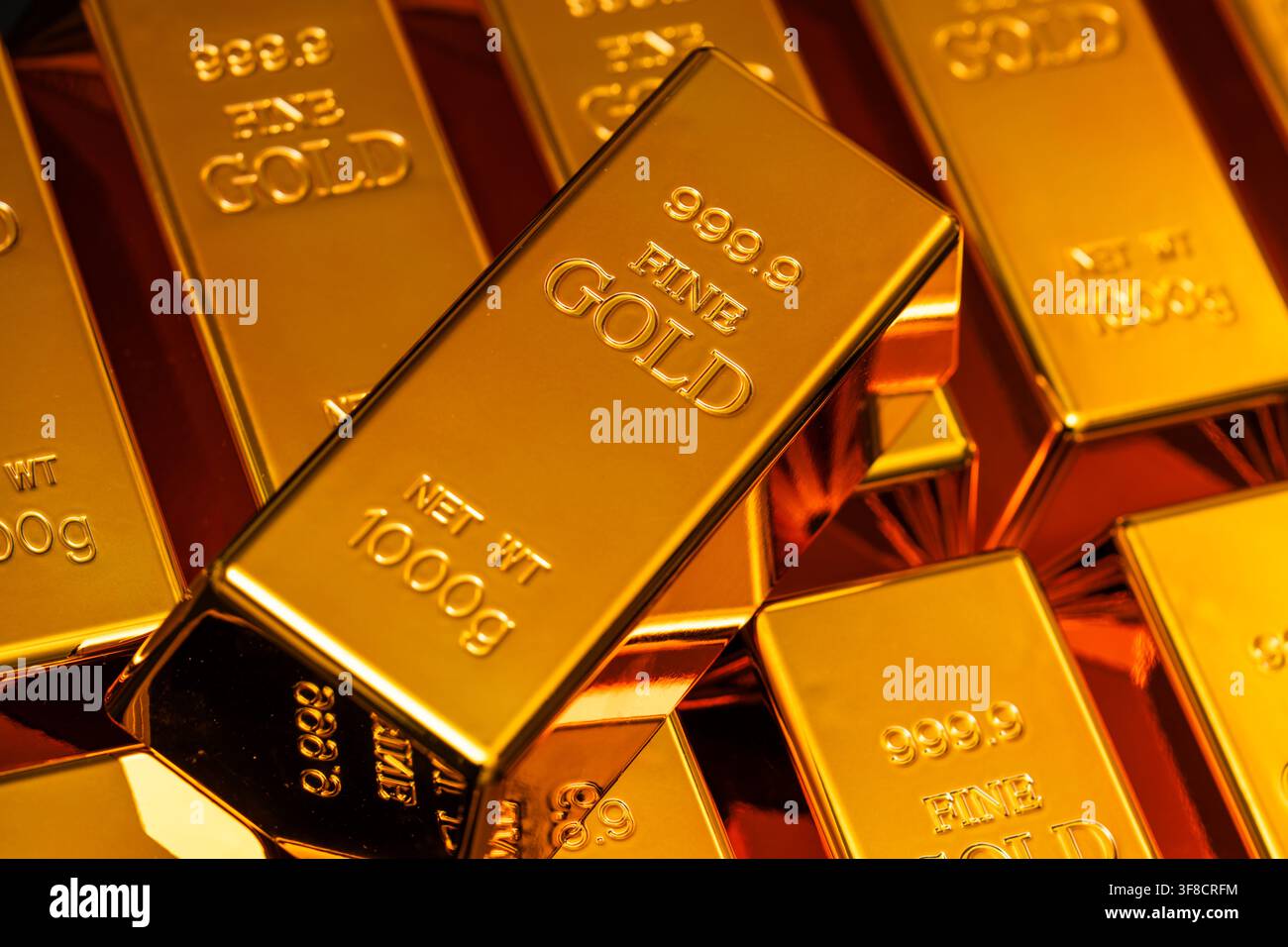 Finitura macro di lusso Gold bar. Attività di investimento per il trading di lingotti d'oro. Mercato del valore finanziario prezioso dell'oro. Concetto di ricchezza di riserva sicura per l'oro. Foto Stock