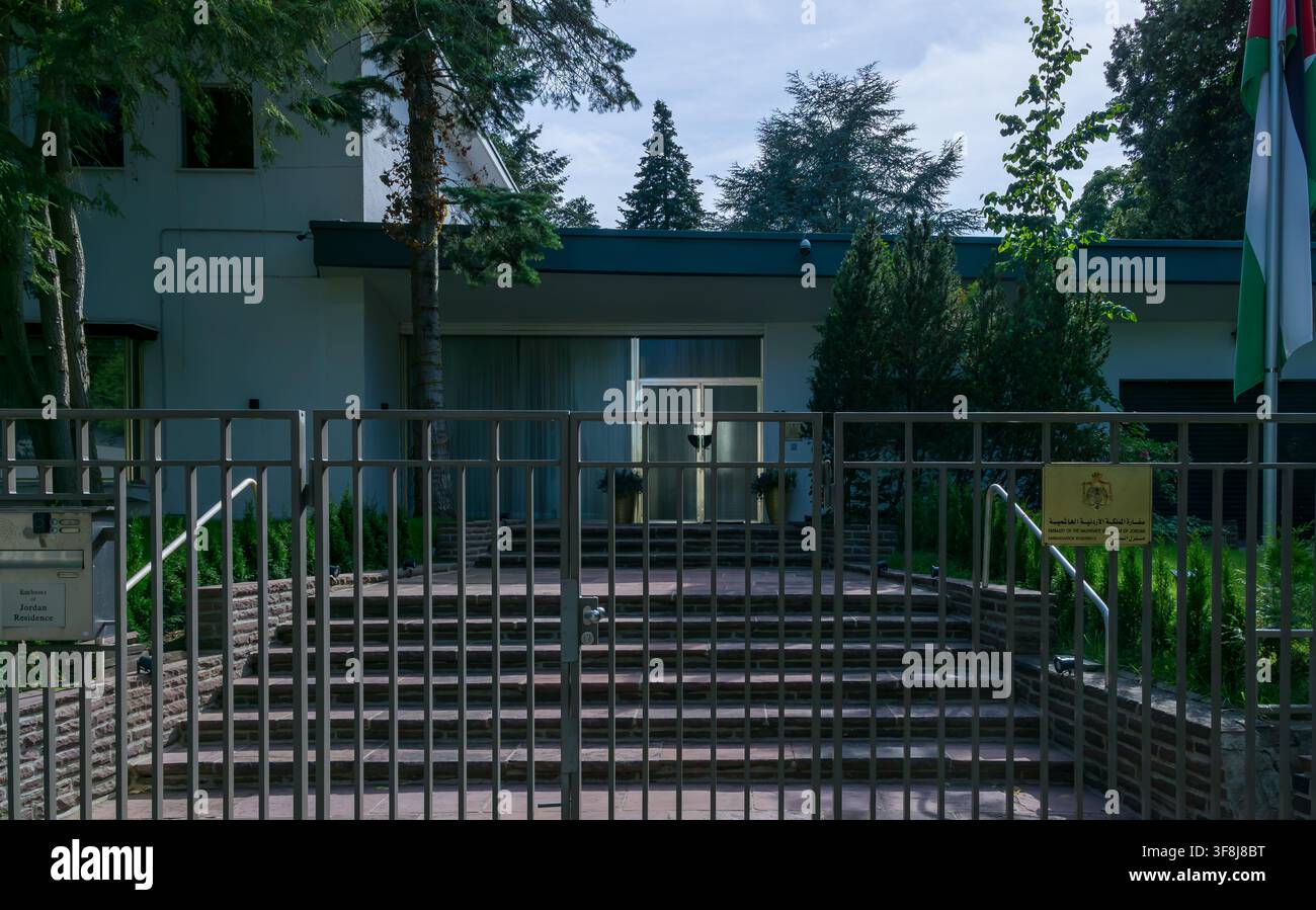 Vista esterna della residenza ufficiale dell'ambasciatore del Regno Hascemita di Giordania, Berlino-Dahlem, Germania Foto Stock