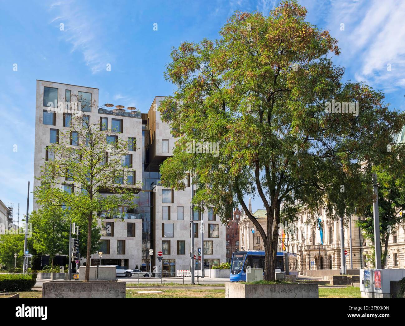 Il Nuovo Hotel Königshof in piazza Karlsplatz, Stachus, Monaco di Baviera, Alta Baviera, Baviera, Germania Il Nuovo Hotel Königshof in piazza Karlsplatz, Stachus, Monaco di Baviera Foto Stock