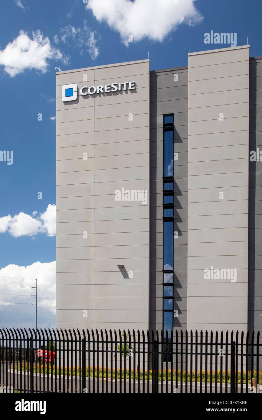 Denver, Colorado – Un centro dati CoreSite nei quartieri di Globeville, Elyria e Swansea a nord di Denver. CoreSite afferma che il centro fornirà Foto Stock