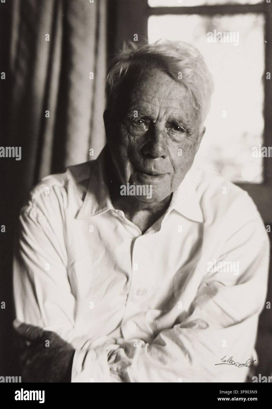 Ritratto di Robert Frost (1874-1963). Museo: COLLEZIONE PRIVATA. Autore: LOTTE JACOBI. Foto Stock