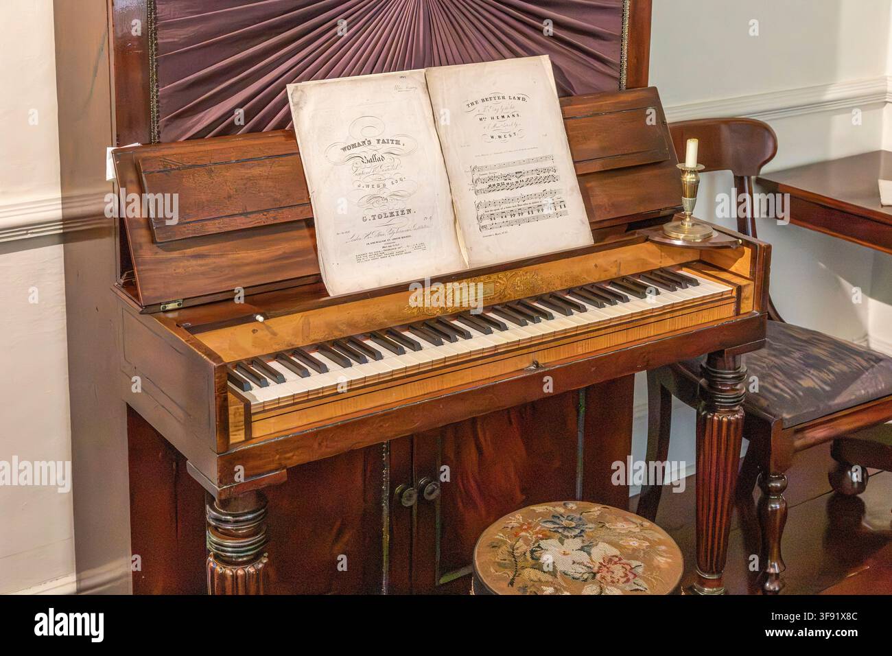 Uno strumento a tastiera nel Bronte Parsonage, Haworth, Keighley, Yorkshire, Regno Unito Foto Stock