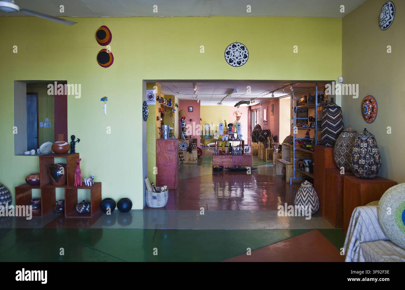 Sud Africa, Durban, la BAT center, punto di incontro di giovani artisti locali Foto Stock