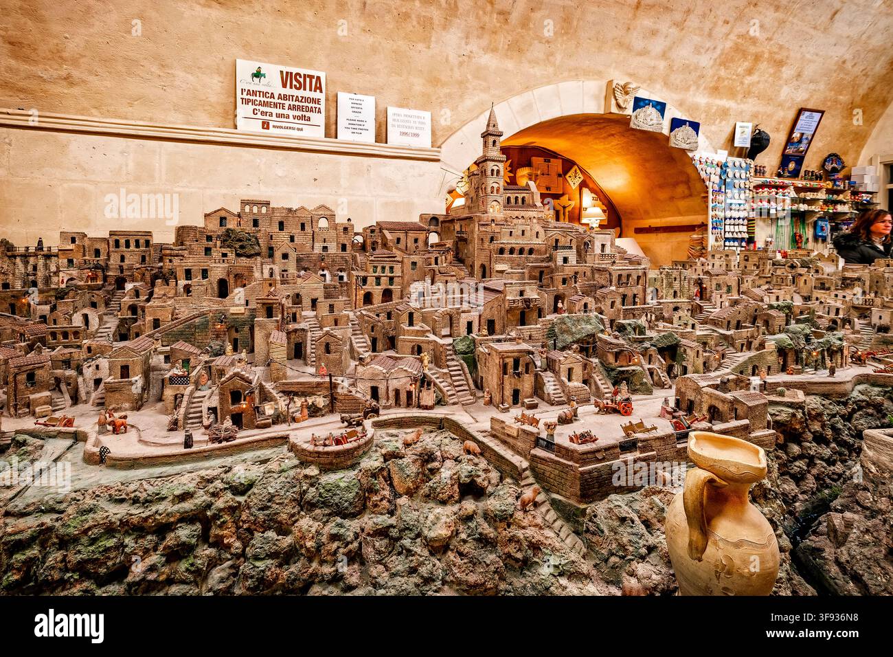Italia Basilicata Matera Sasso Barisano - Plastica Rappresentante i Sassi di Matera dell'artigiano Eustachio Rizzi Foto Stock