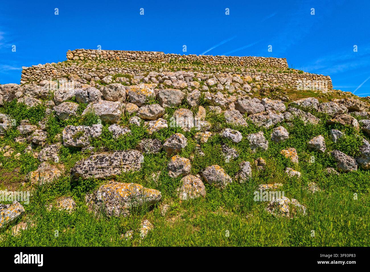 Italia Sardegna Sassari il Tempio di Monte d'Accoddi vista lato sinistro Foto Stock