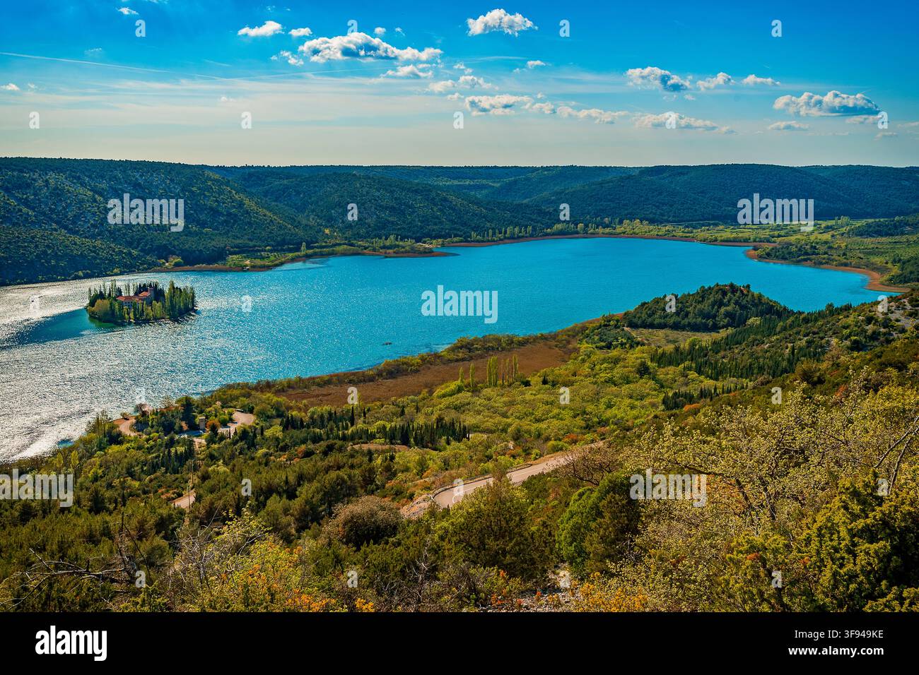 Dalmazia Croazia Parco nazionale di Krka - lago di Visovac e isola Foto Stock