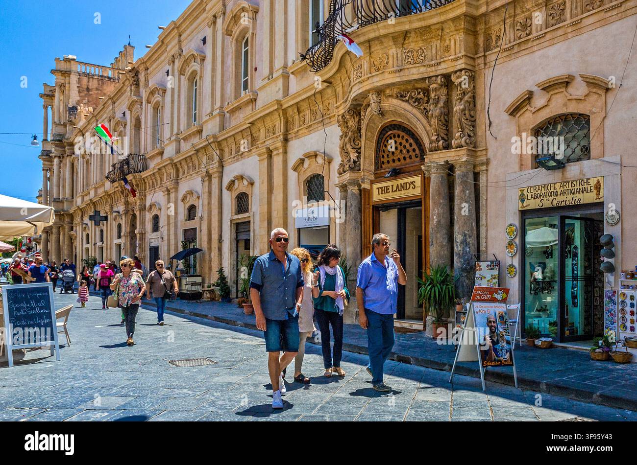 Italia Sicilia Noto - Corso Vittorio Emanuele - Ex collegio gesuita Foto Stock