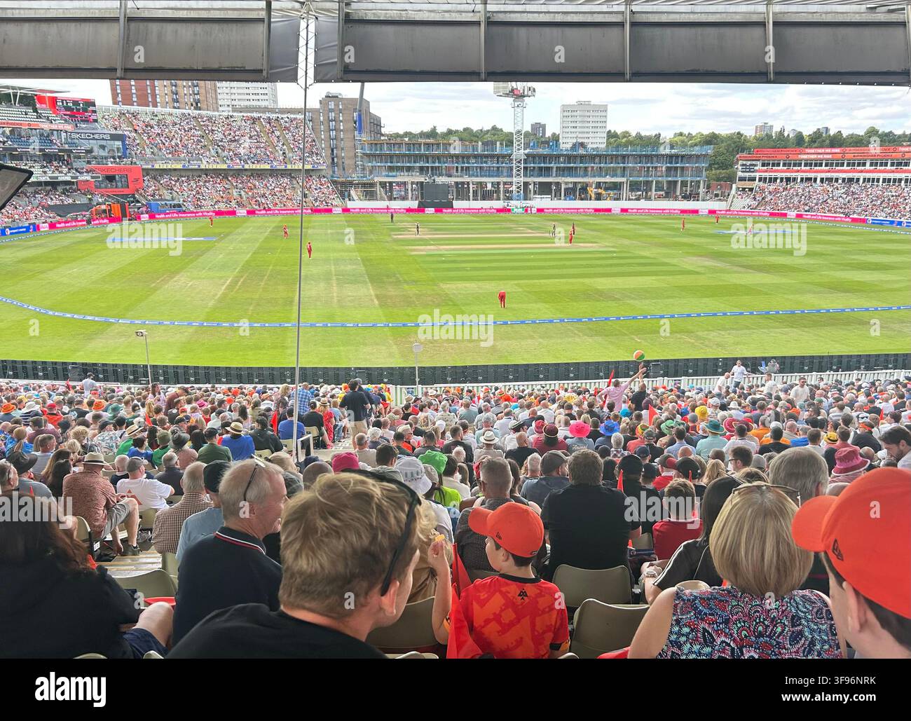 Il torneo di cricket The Hundred a Edgbaston, Birmingham, Regno Unito - Immagine stock catturata con smartphone