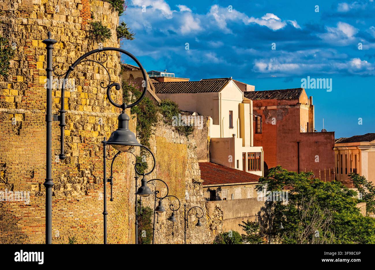Italia Sardegna Cagliari Castello (casteddu) Quartiere - Mura Foto Stock