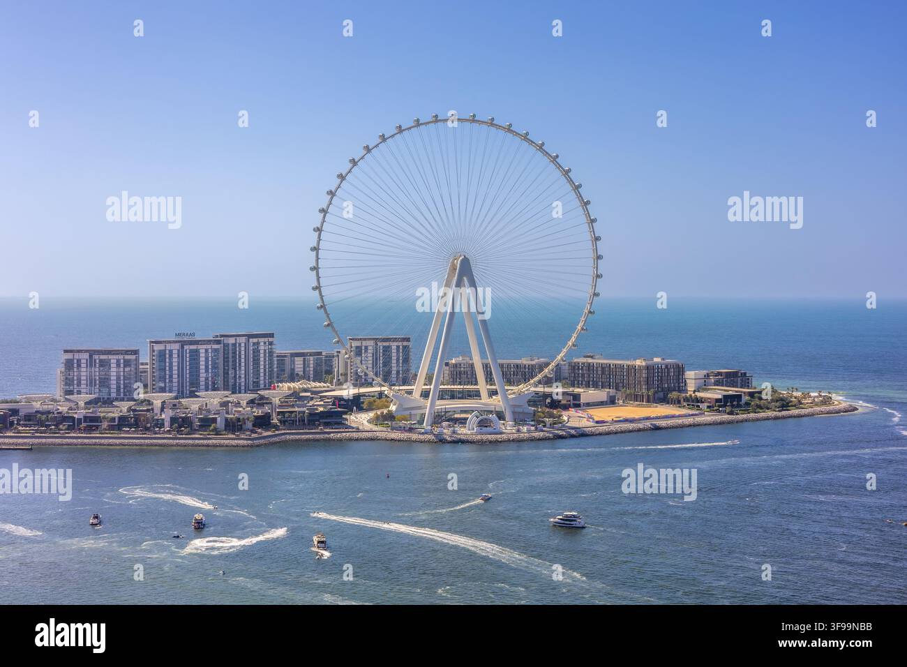 Vista aerea di Ain Dubai, la ruota panoramica più alta e grande del mondo a 250 metri su Bluewaters Island, Dubai, Emirati Arabi Uniti Foto Stock