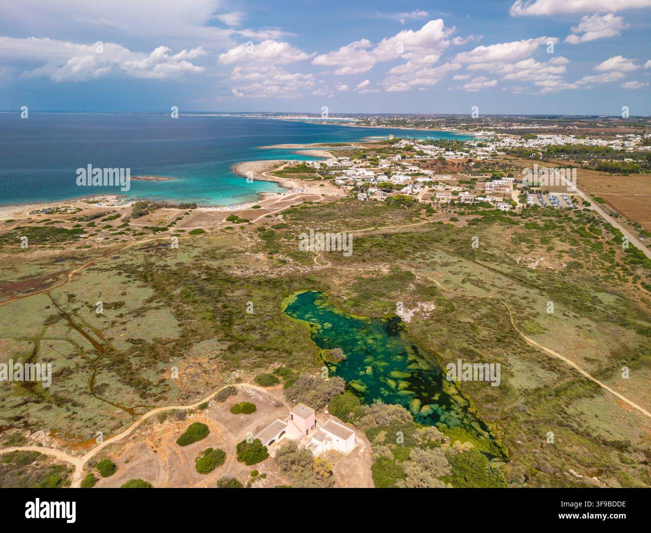 Vista aerea della costa adriatica nel Salento settentrionale Foto Stock