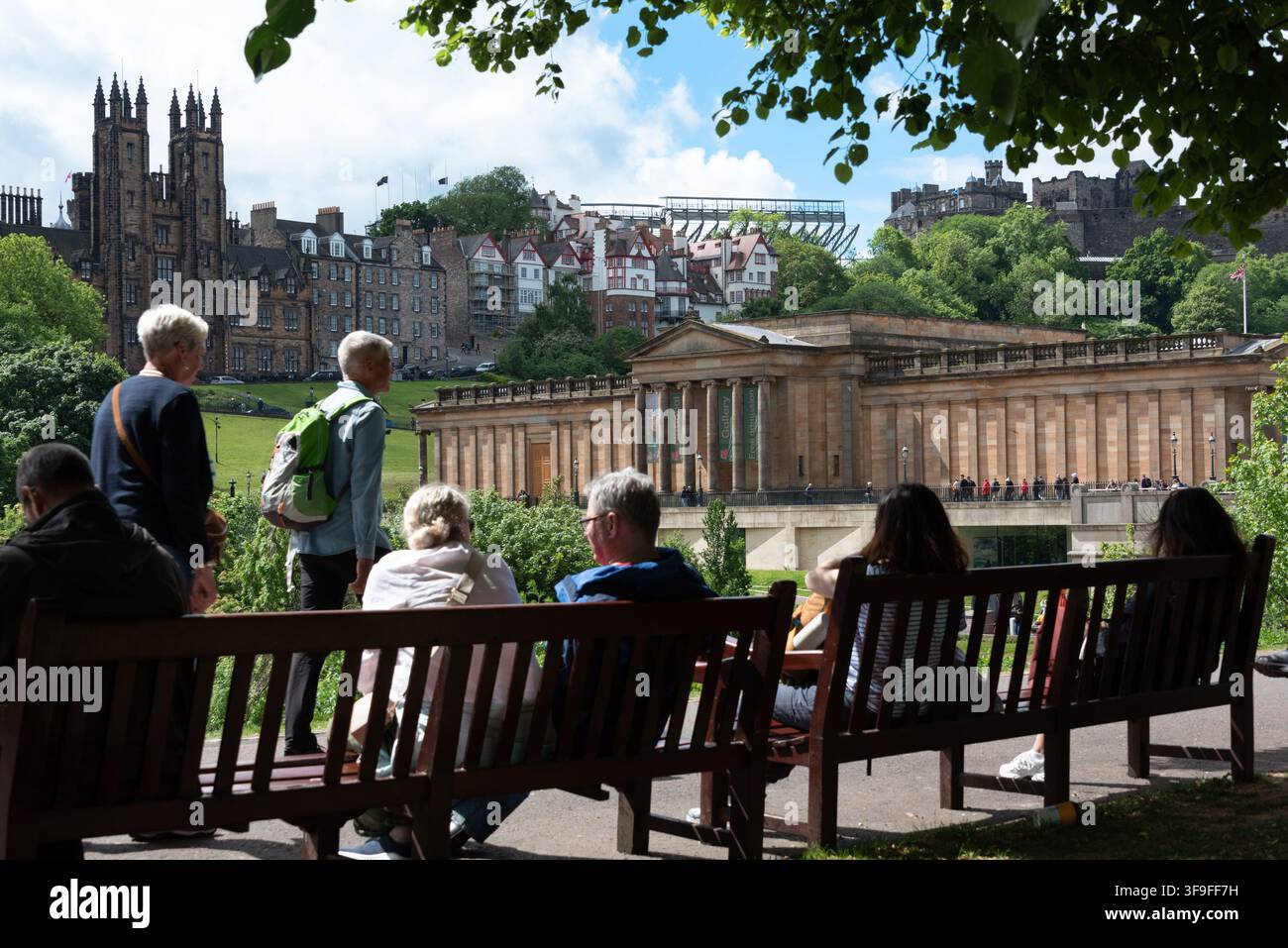 Vista della National Gallery di Edimburgo, Scozia, Regno Unito Foto Stock