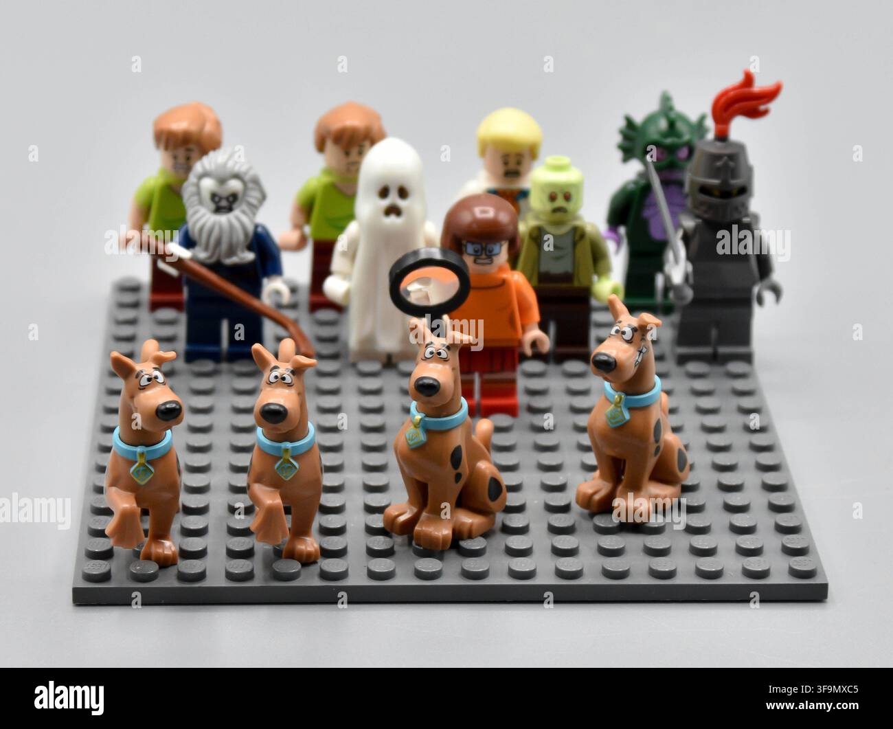 Una foto di un gruppo di mini figure nel negozio di hobby e interessi di Nick a Carmarthenshire, Galles Foto Stock