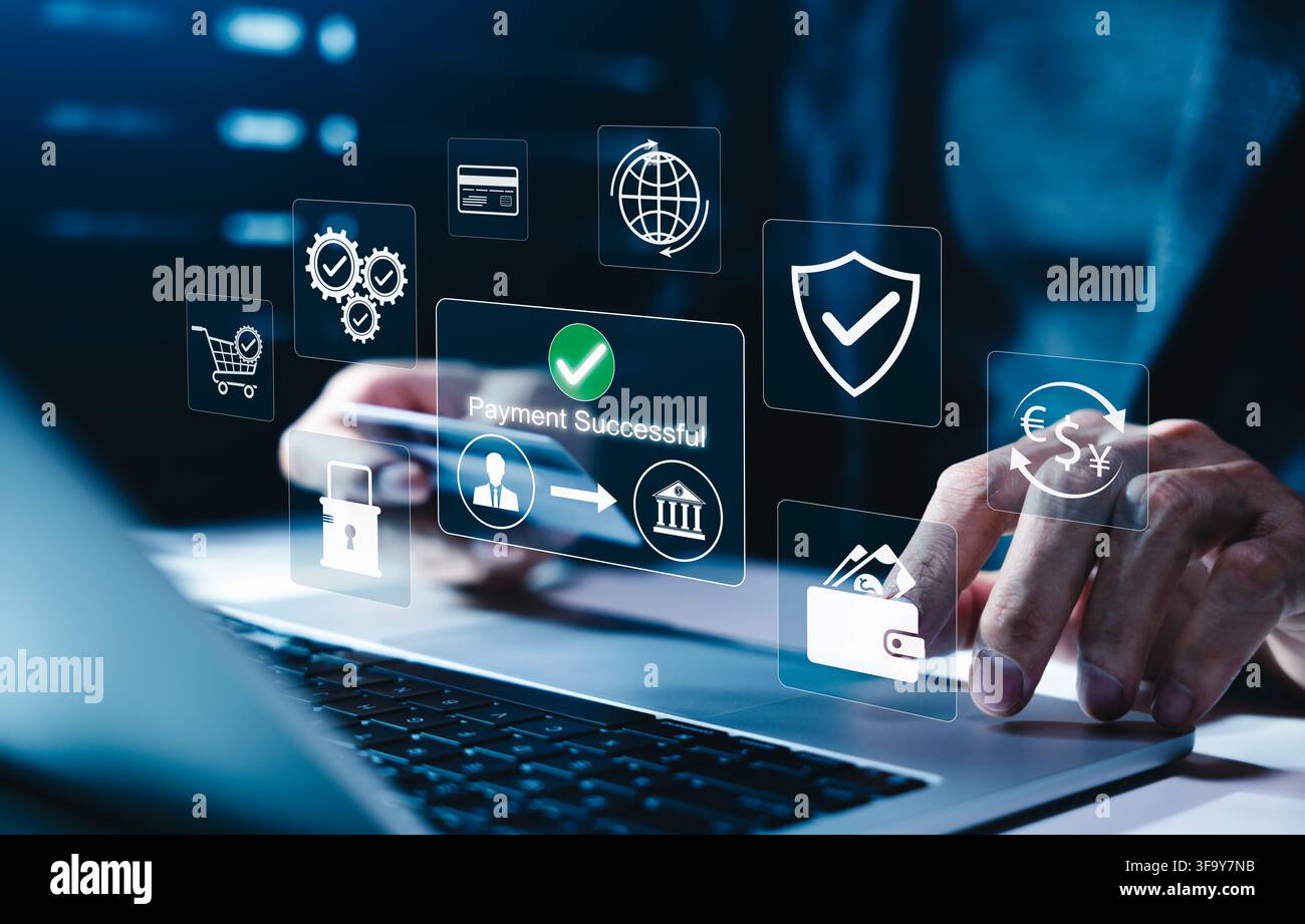 Concetto di pagamento digitale sicuro che mostra transazione online riuscita, banca, portafoglio, cambio valuta e icone di protezione. Persona gestisce l'e-commerce Foto Stock