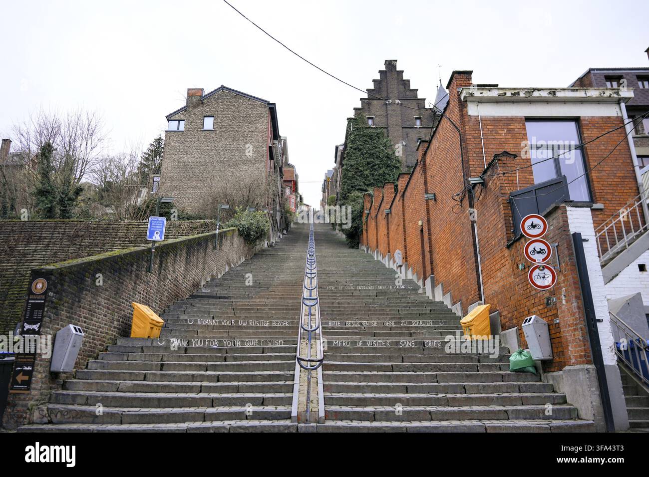 Scalinata della Montagne de Bueren Vista orizzontale Liegi Belgio Foto Stock