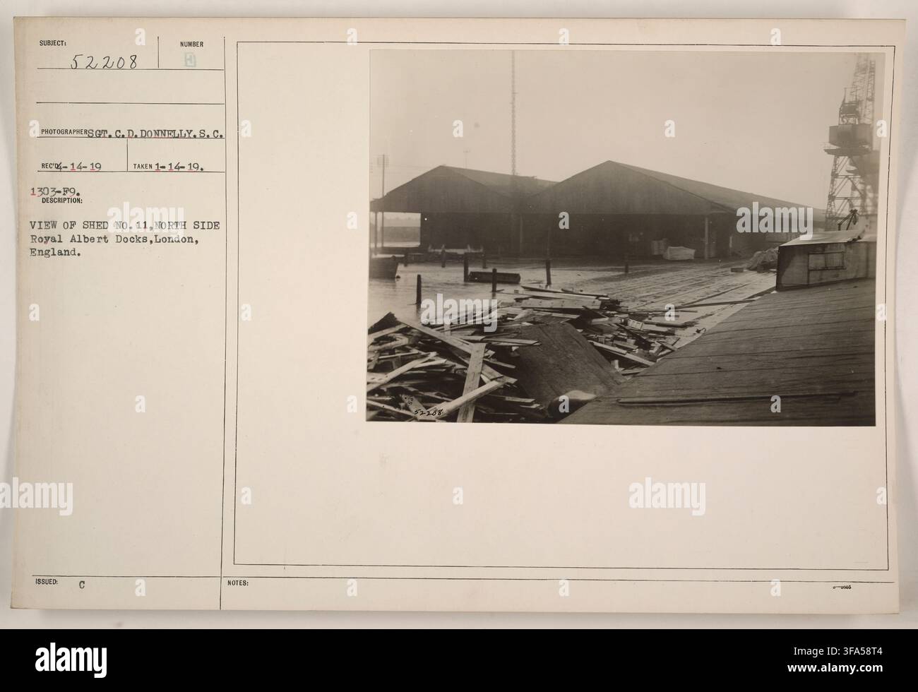 Capannone n. 11, sul lato nord dei Royal Albert Docks, Londra, Inghilterra, da Sergente C. D. Donnelly il 14 gennaio 1919. Foto Stock