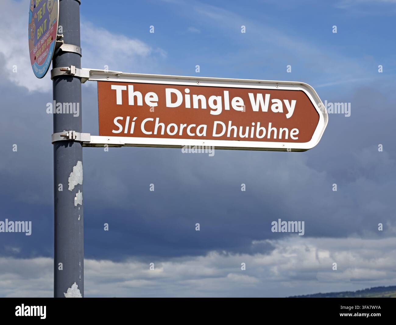 Segnale stradale della via di Dingle, penisola di Dingle. Foto Stock