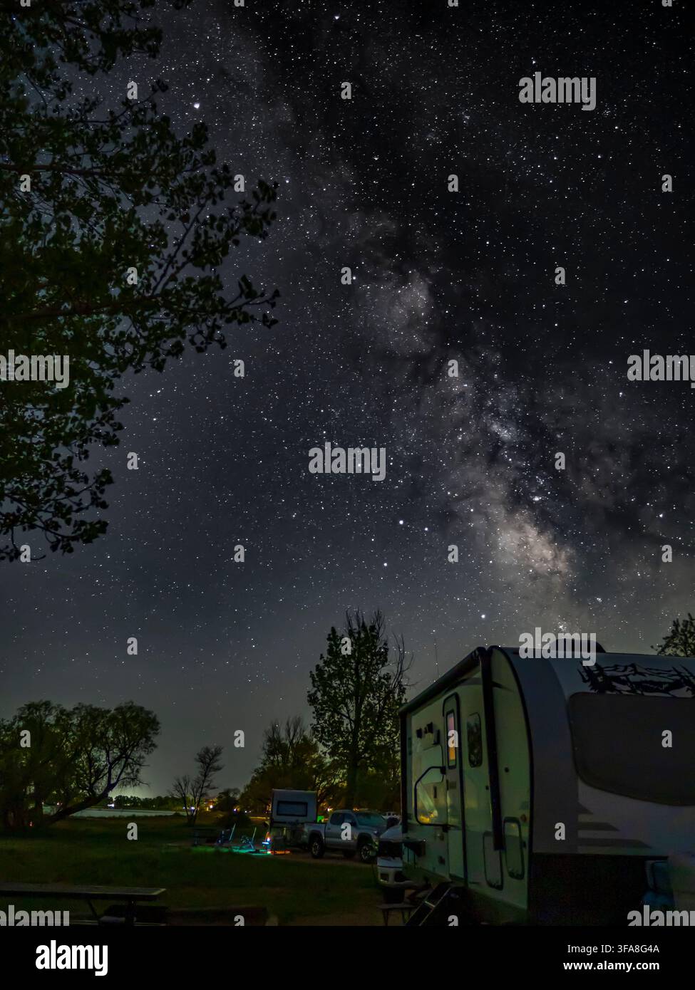 Cielo notturno della via Lattea, Jackson Lake State Park, Colorado. Foto Stock