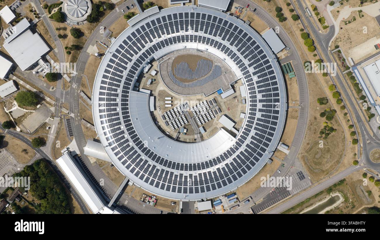 Vista aerea della Diamond Light Source presso il Harwell Campus vicino a Didcot, che mostra la struttura nazionale di ricerca sinchrotron del Regno Unito e la ricerca avanzata in Foto Stock