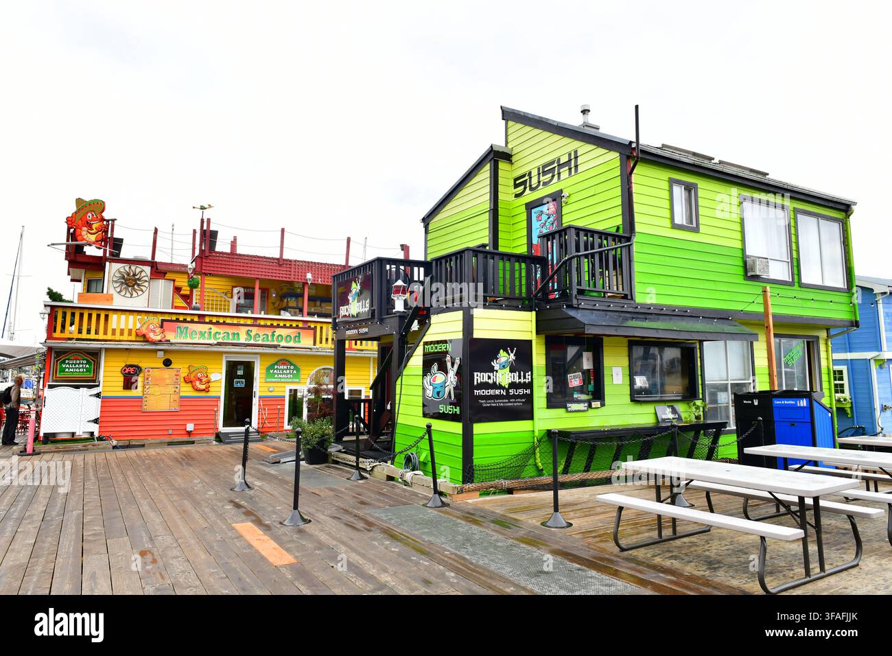VICTORIA CANADA-6 OTT. 2017: Casa galleggiante Village Houseboats Fisherman's Wharf Inner Harbor, Victoria British Columbia Canada. L'area ha case galleggianti Foto Stock