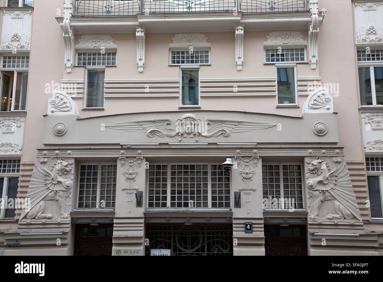 Facciata Art Nouveau su via Albert (Alberta iela), Riga, Lettonia Foto Stock