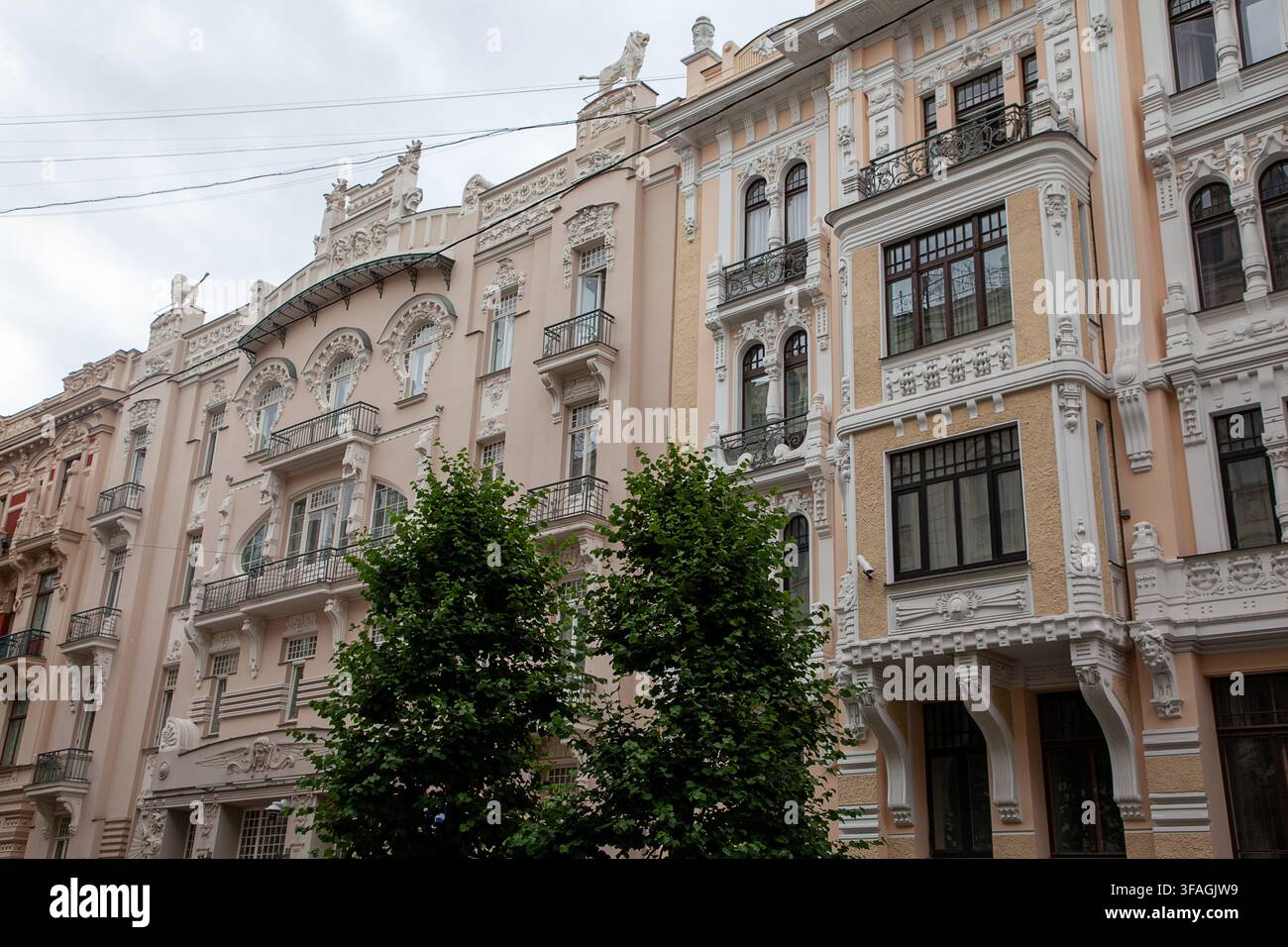 Facciata Art Nouveau su via Albert (Alberta iela), Riga, Lettonia Foto Stock