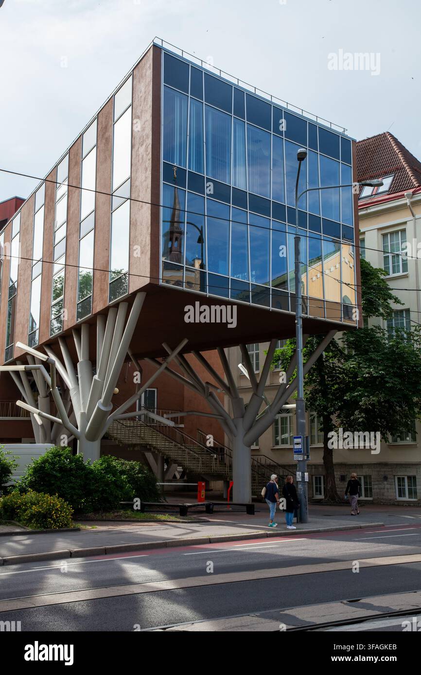 Complesso sportivo del Tallinn English College (Tallinna Inglise Kolledži Spordihoone) situato su Estonia Avenue a Tallinn, Estonia Foto Stock