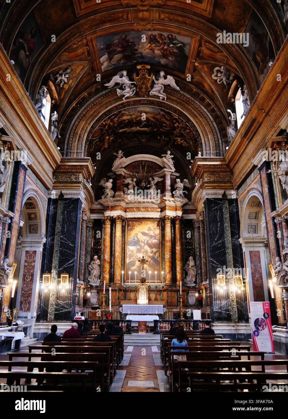 Navata & Coro della Chiesa di Gesù e Maria (Gesù & Maria), Roma, Lazio, Italia, aprile 2024 Foto Stock