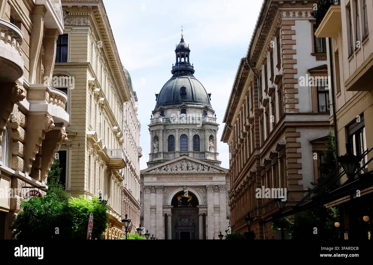 Architettura e scene di strada nel centro di Budapest, la capitale dell'Ungheria, Ungheria Foto Stock