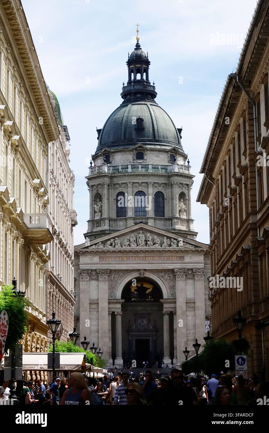 Architettura e scene di strada nel centro di Budapest, la capitale dell'Ungheria, Ungheria Foto Stock