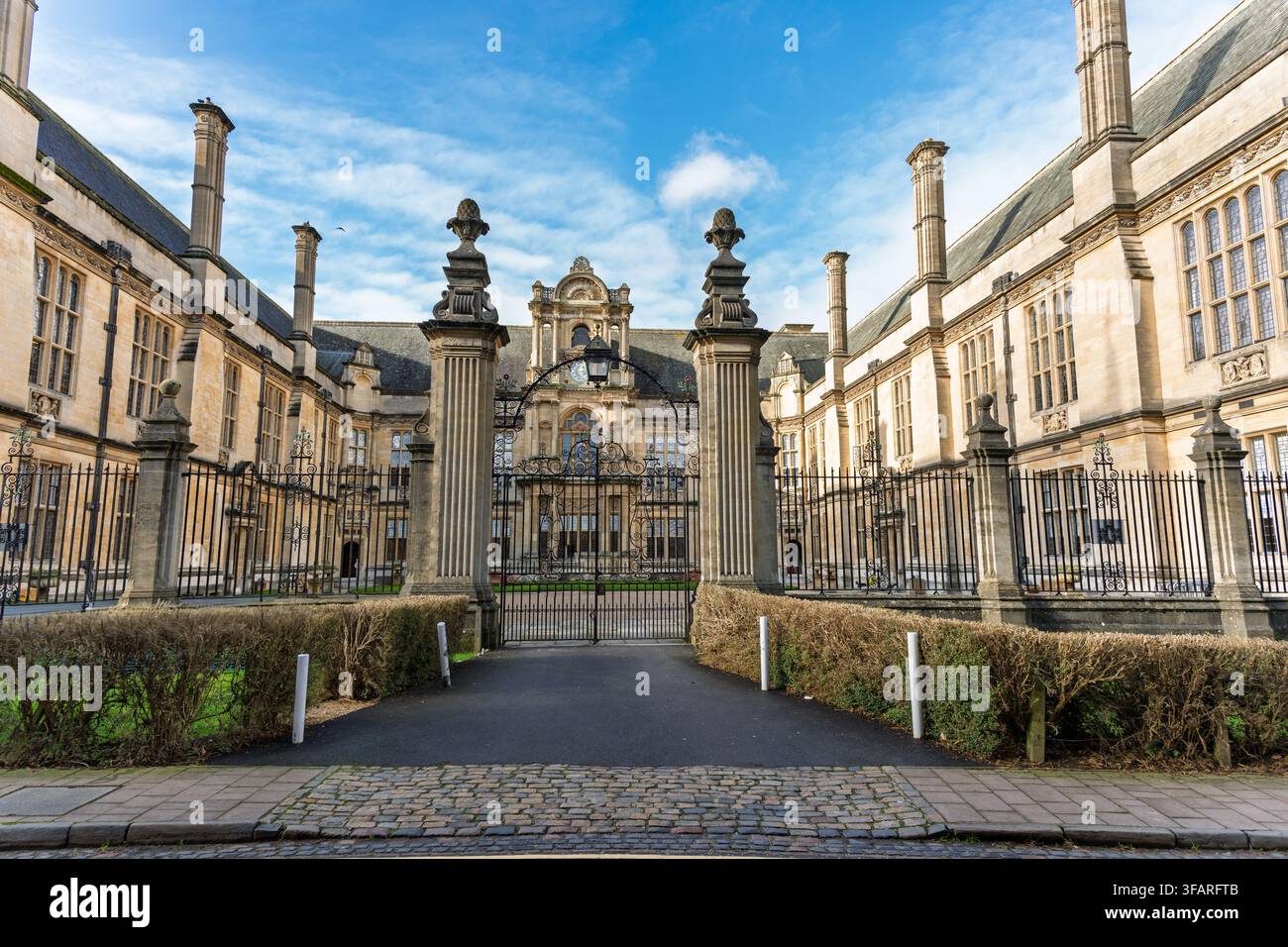 I cancelli d'ingresso delle Examination Schools, Oxford, architettura rinascimentale giacobina dell'Università di Oxford Foto Stock