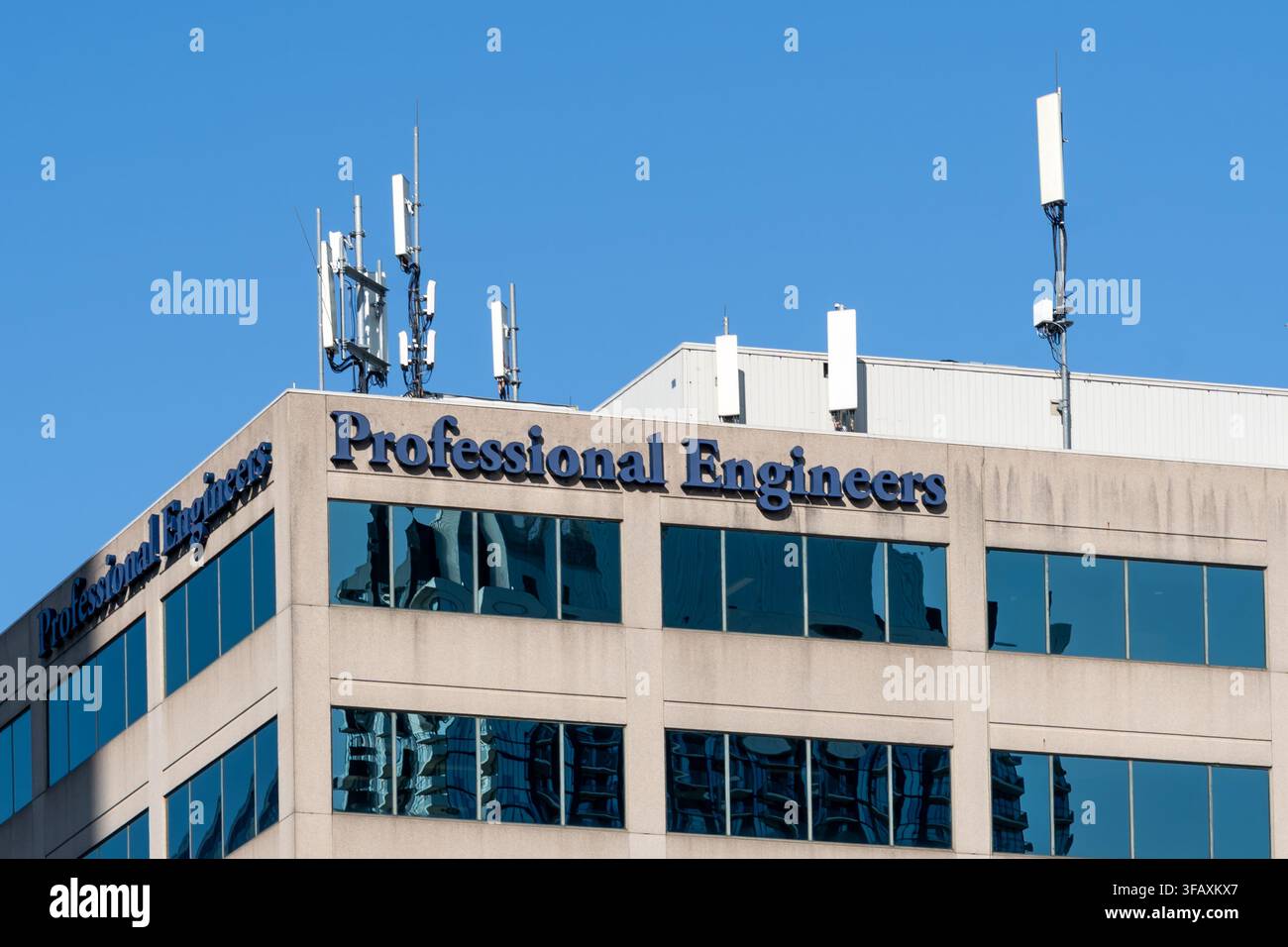 Sede centrale di Professional Engineers Ontario (PEO) situata su Sheppard Avenue West a North York, Toronto Foto Stock