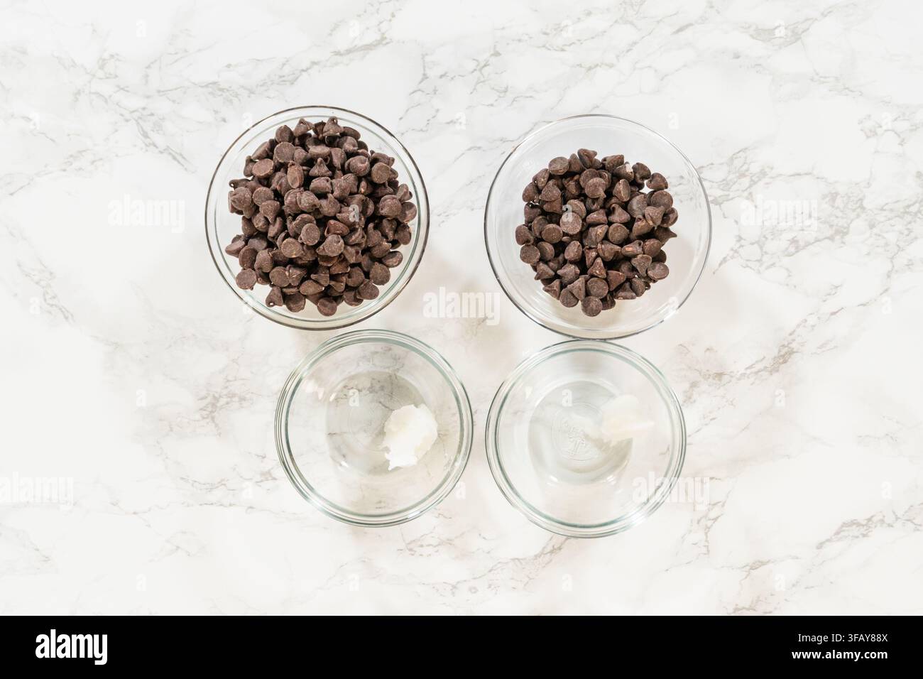 Ricca glassa di cioccolato reale per la decorazione Foto Stock