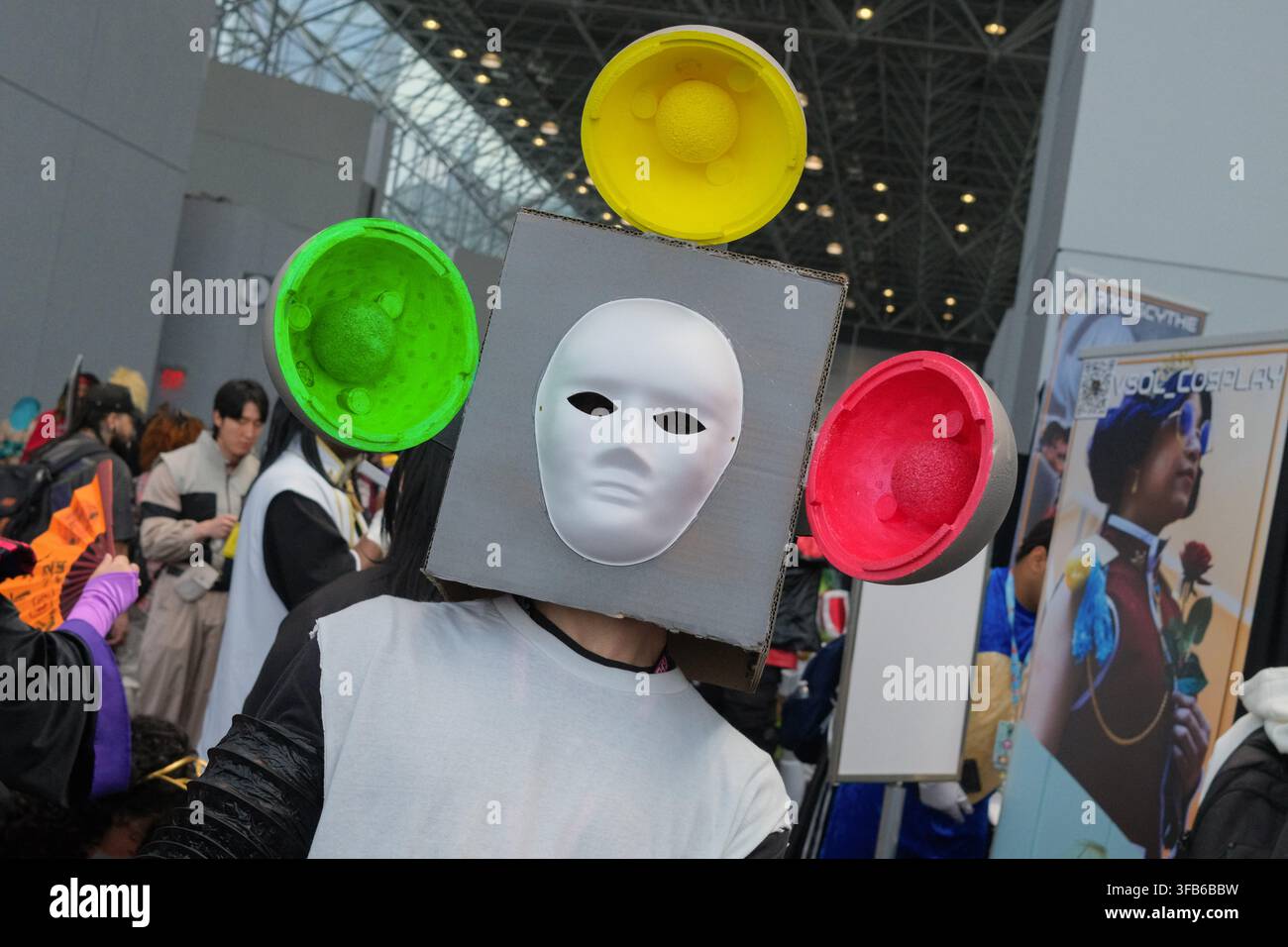 New York, New York, USA. 22 agosto 2026. Personaggio cosplay a Anime NYC, un evento di quattro giorni al Javits Center. È la più grande convention di anime della costa orientale che riunisce 150.000 fan da tutto il mondo, mostrando il meglio della cultura pop giapponese, con mostre uniche, proiezioni esclusive e apparizioni dei migliori creatori dal Giappone e da oltre. Per non parlare del merchandising di ogni tipo in vendita. (Credito immagine: © Milo Hess/ZUMA Press Wire) USO EDITORIALE SOLO! Non per USO COMMERCIALE! Foto Stock