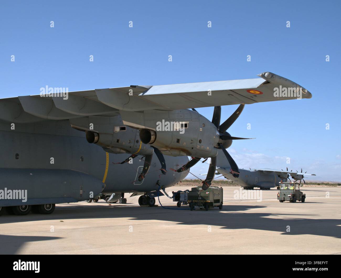Ala e motori dell'Airbus A400M sull'area di stoccaggio della base aerea di Zaragoza Foto Stock